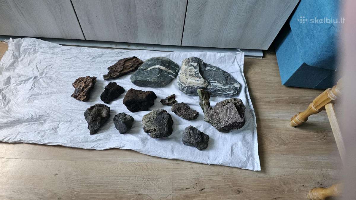 Akmenys