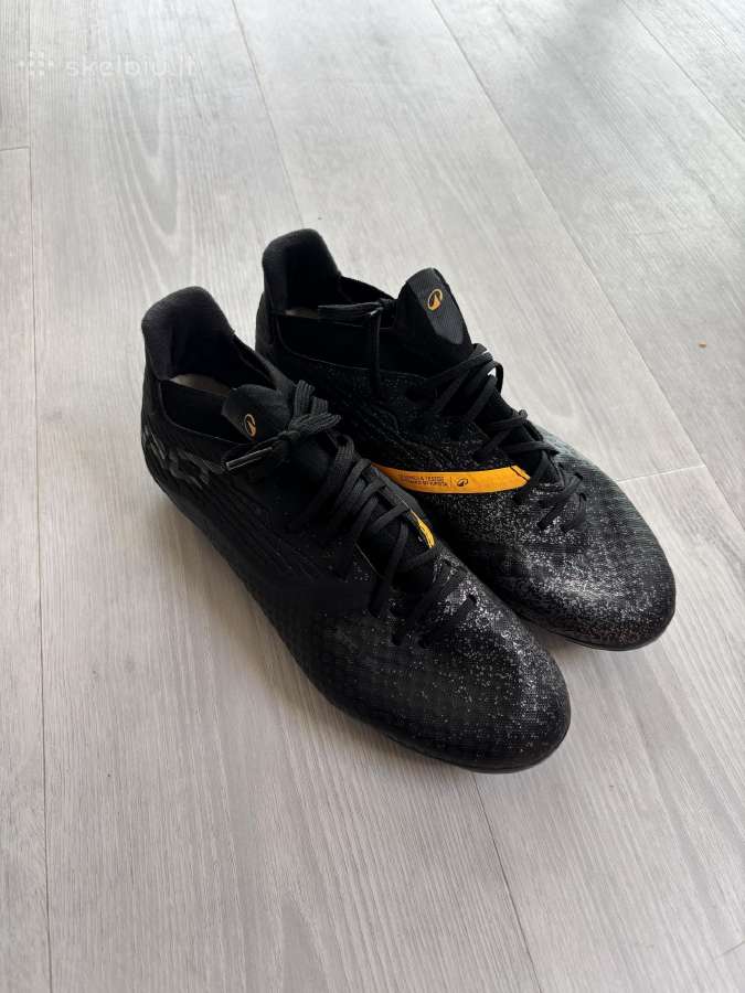 Lauko futbolo batai 42 dydžio