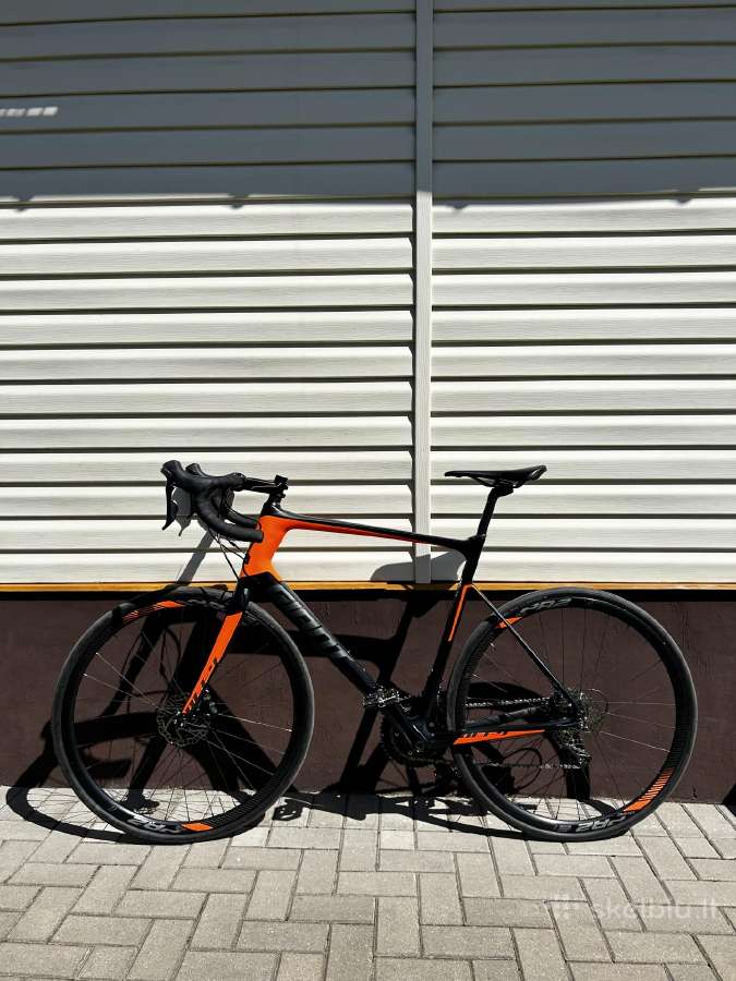 Giant Defy Advanced 2 (carbon)