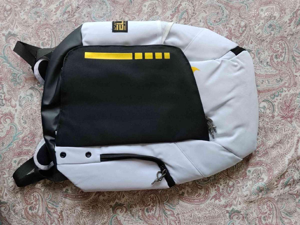 Nike elite