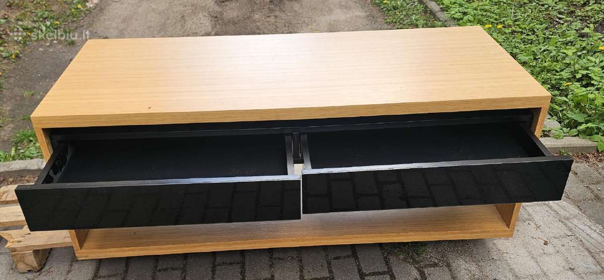 Ąžuolinė TV spintelė