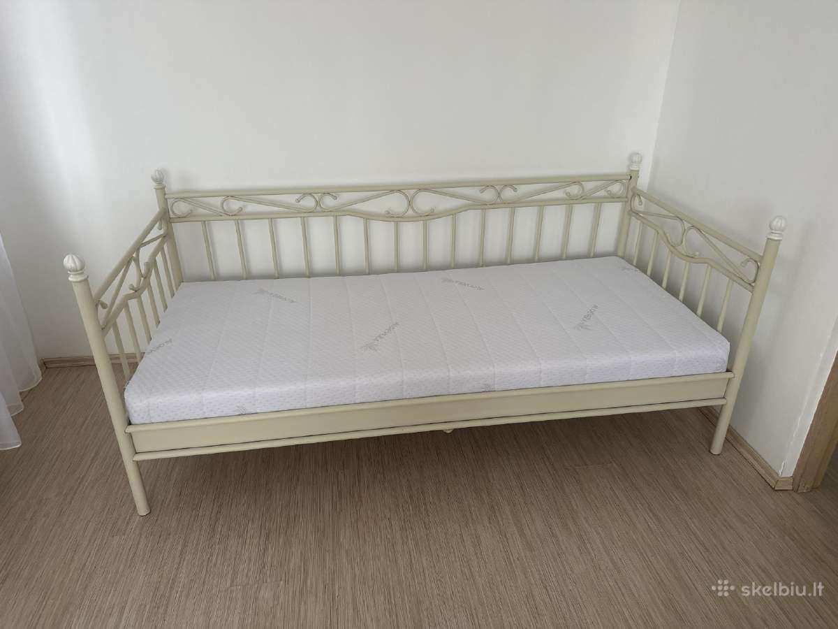 Parduodama lova su čiužiniu 40 eur Jakai