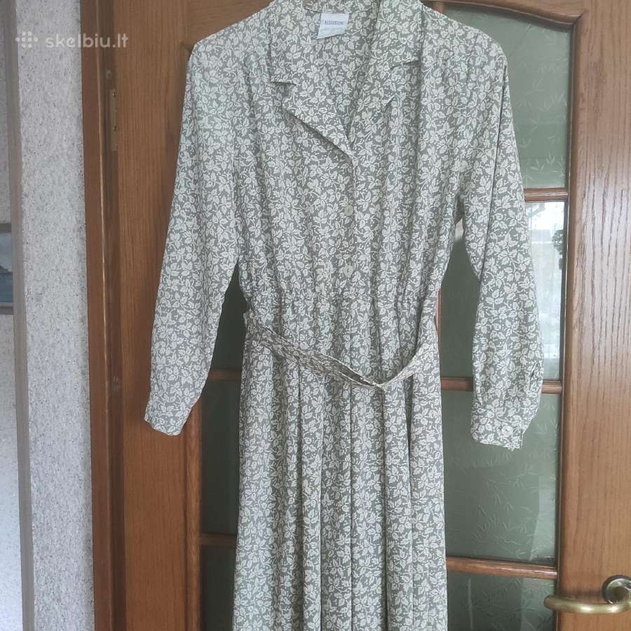 Moteriška suknelė