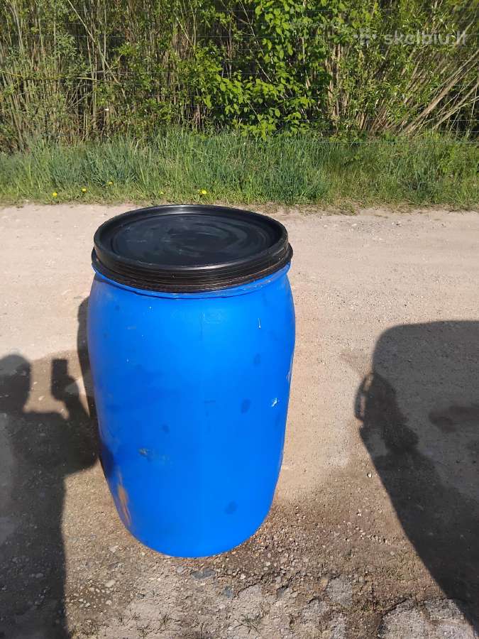 Plastikinė statinė