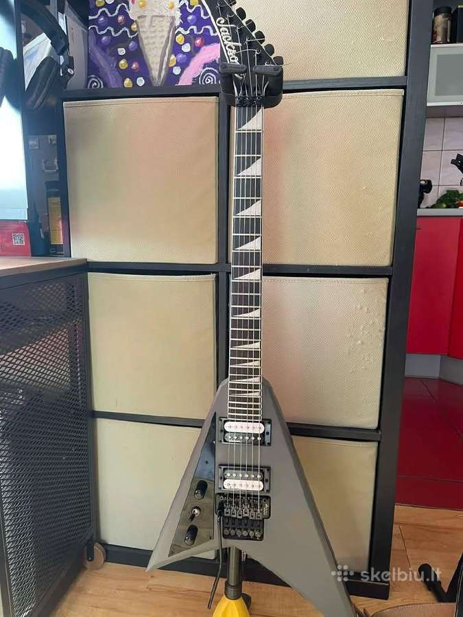Kairiarankė gitara Jackson Js32-l Rhoads Ah Sg