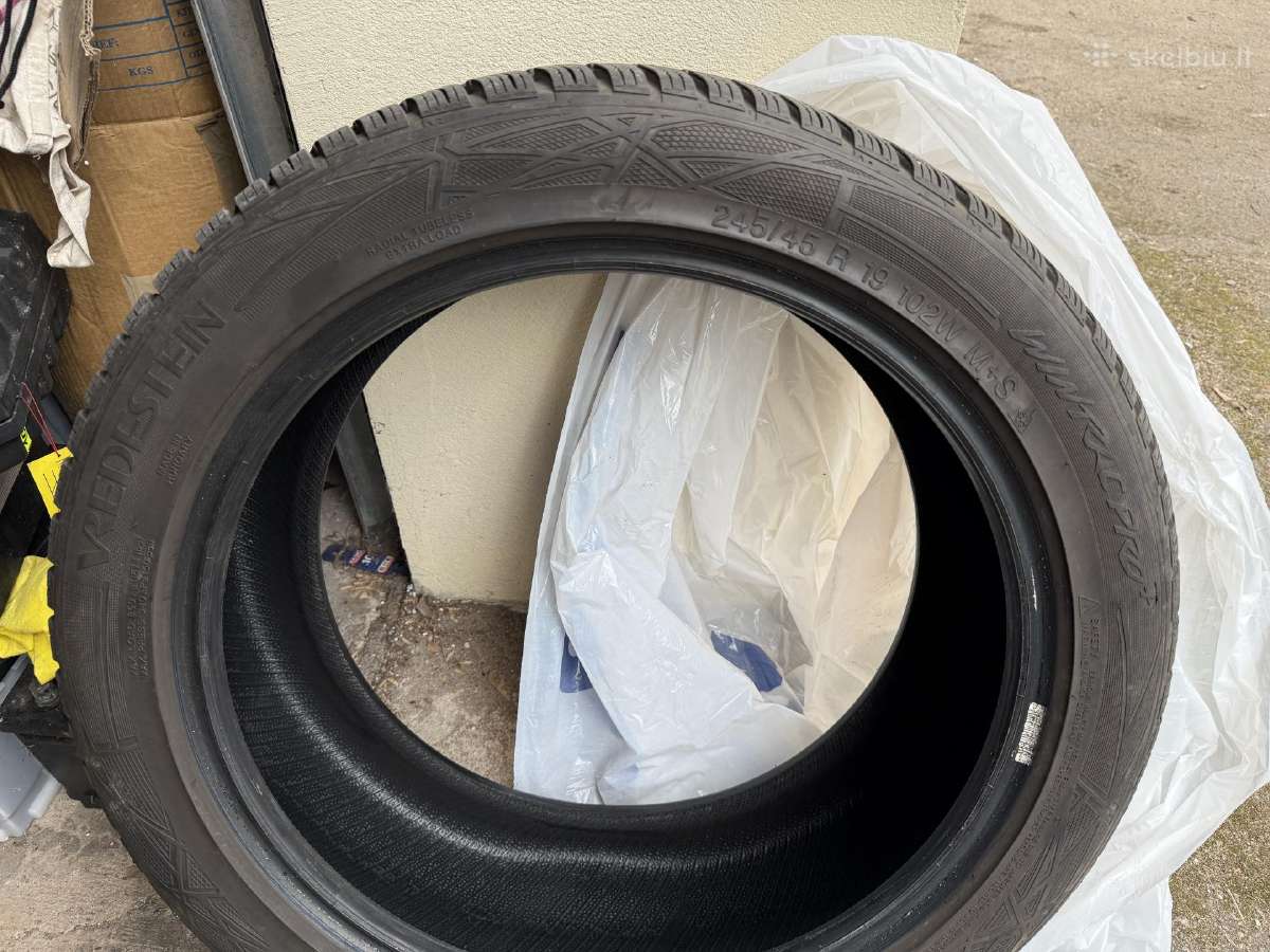 Vredestein Wintrac Pro+ 245/45 R19 padangos