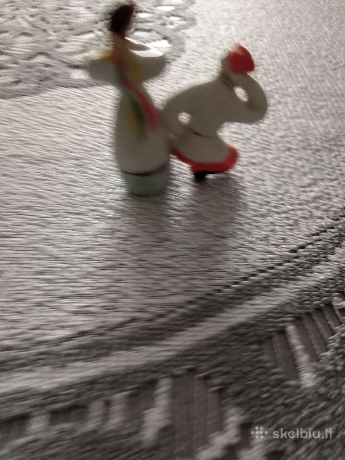 Porceleninė satulėlė ukrainiečių pora, šokėjai