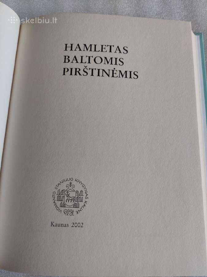Hamletas baltomis pirštinėmis - nuotraukos Nr. 2