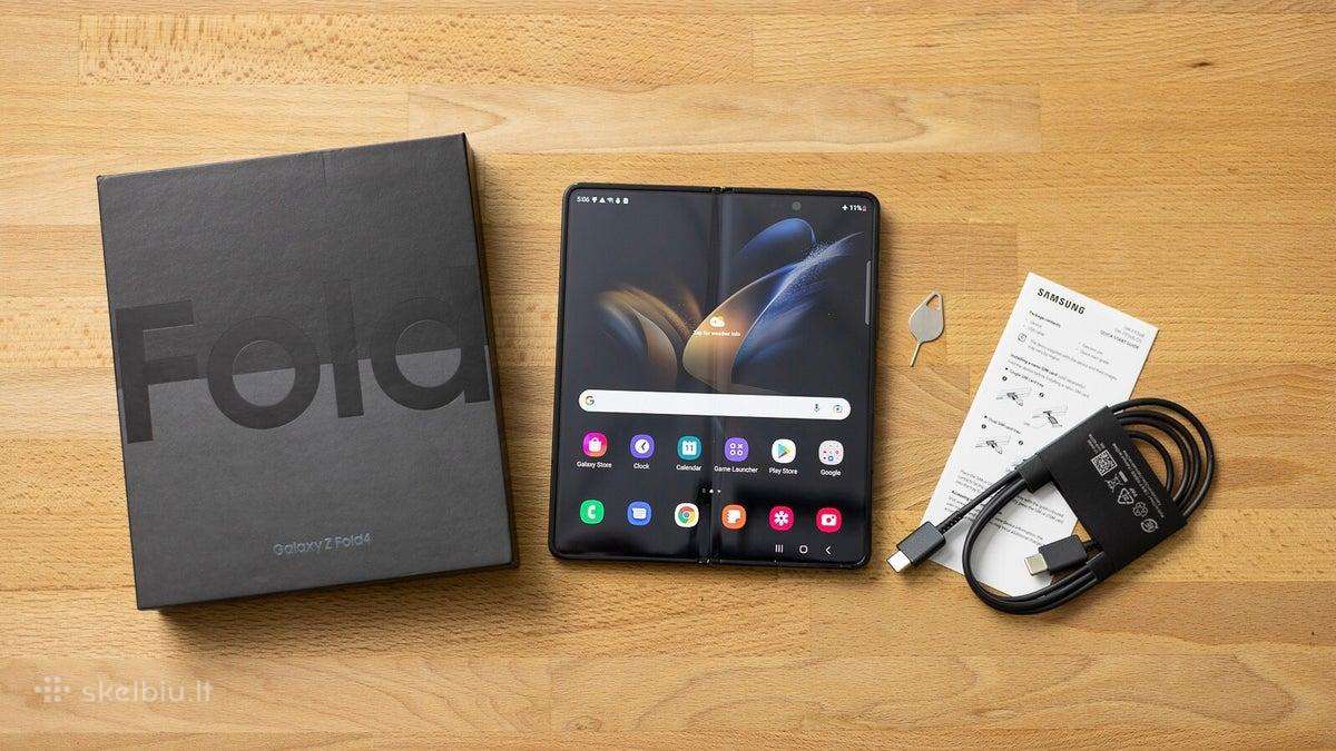 Samsung Z Fold 4 Black Su Garantija