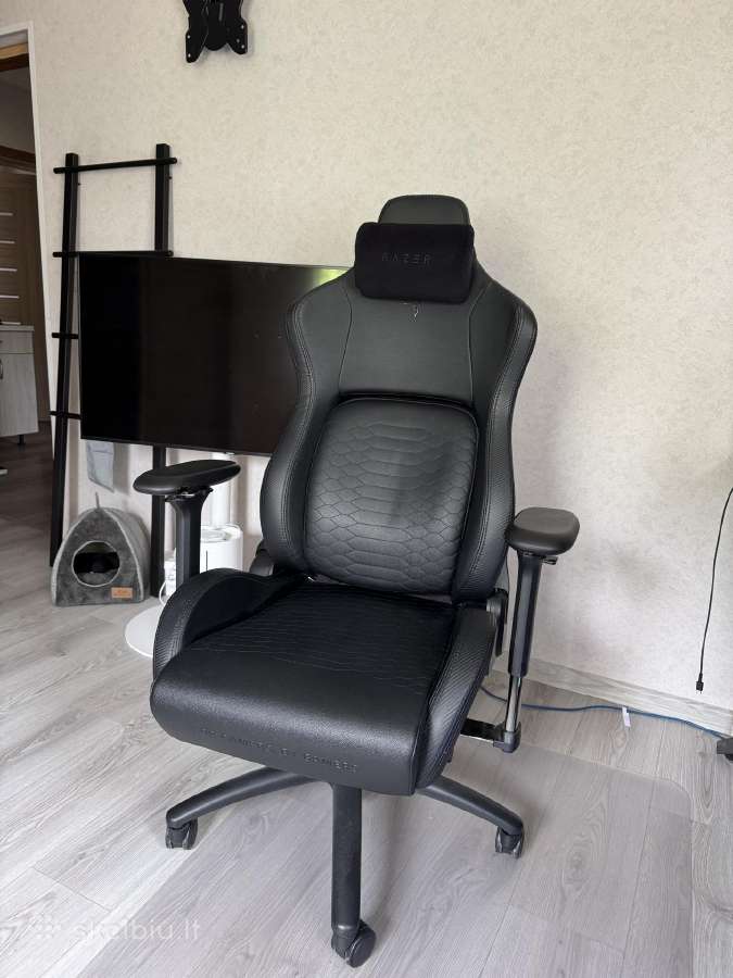 Razer Iskur