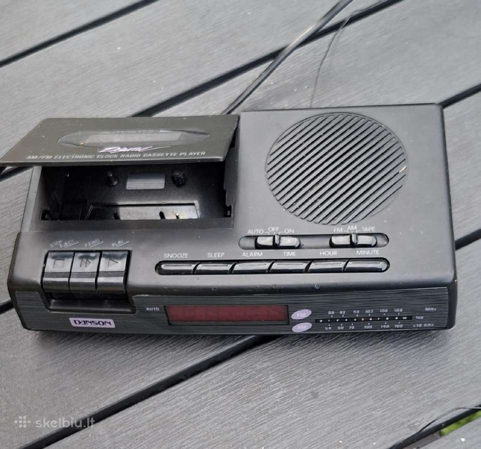 Radijas laikrodis kasetinis grotuvas
