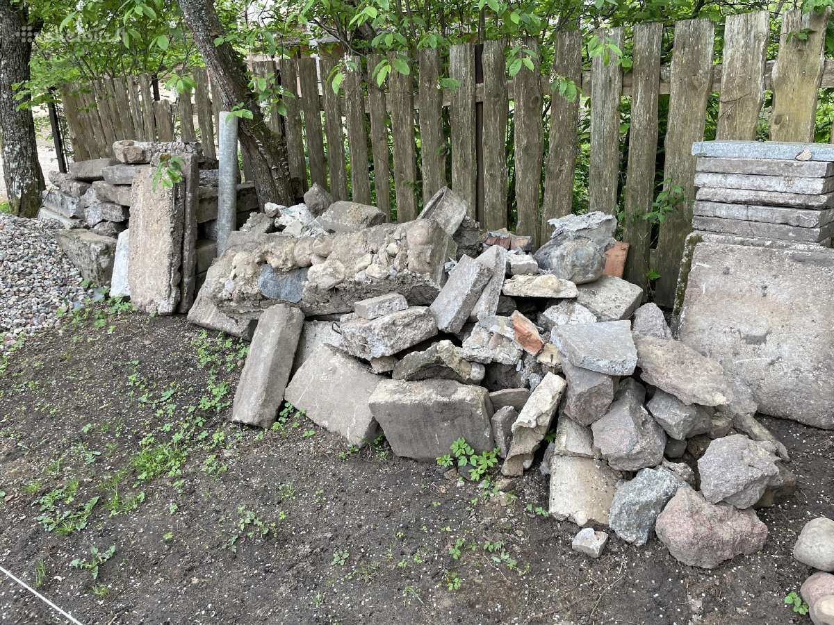 Betonas, stambi skalda