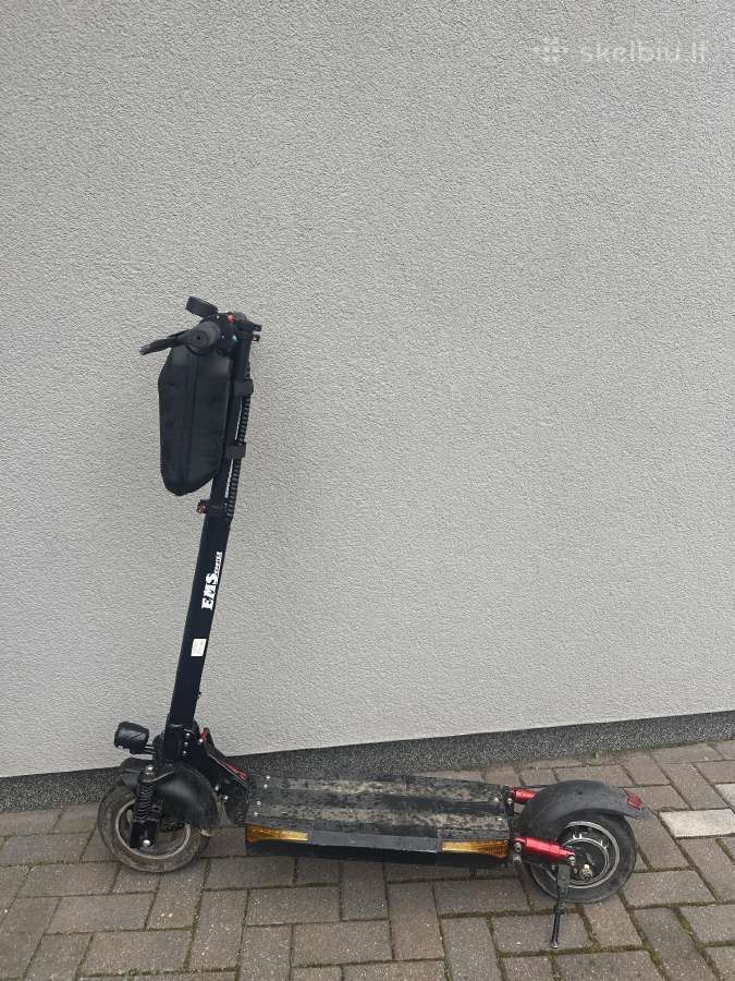Stapbžiai blogoi kokybei yra įbrėžimų Emscooter