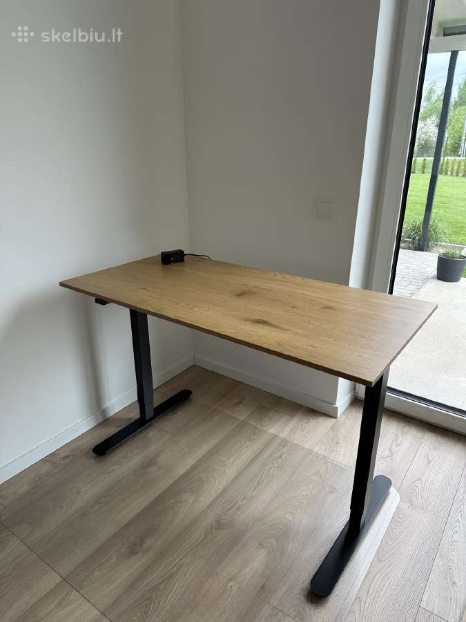 Elektrinis reguliuojamo aukščio stalas Svaneke