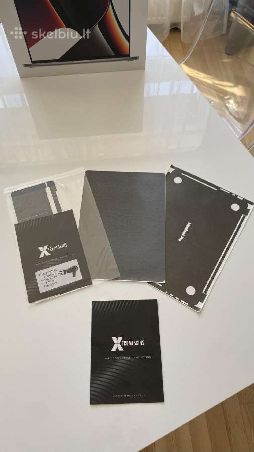 Xtreme Skin 14" MacBook skinas Brushed Titanium