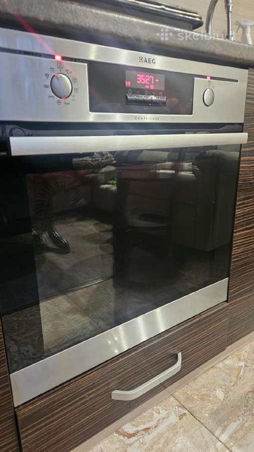 Parduodama Electrolux orkaitė su pirolize