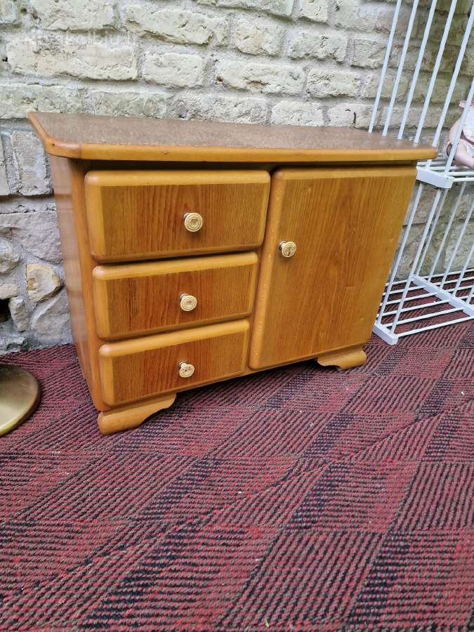 Vintažinė mid century medžio masyvo spintelė - nuotraukos Nr. 21