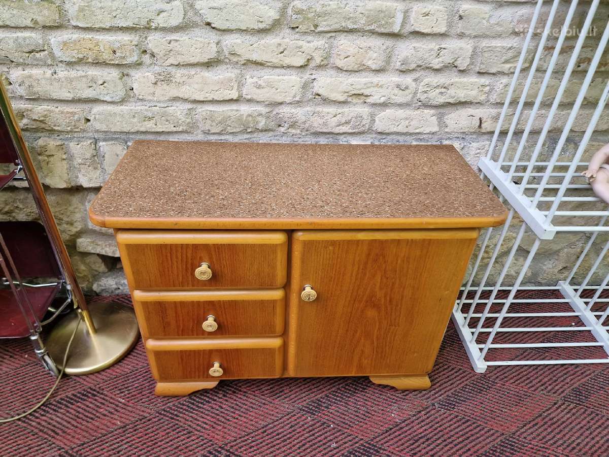 Vintažinė mid century medžio masyvo spintelė - nuotraukos Nr. 23