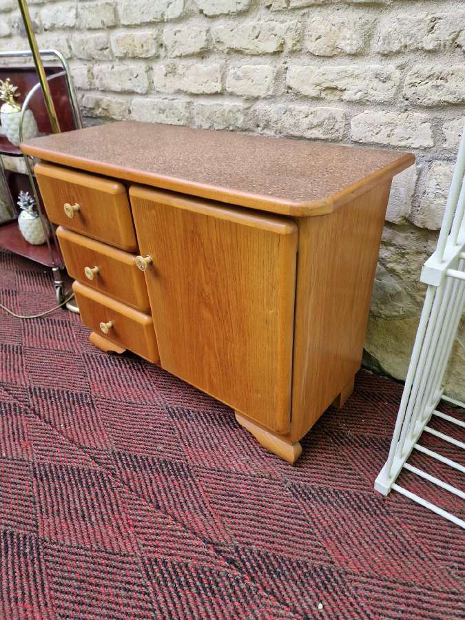 Vintažinė mid century medžio masyvo spintelė - nuotraukos Nr. 24