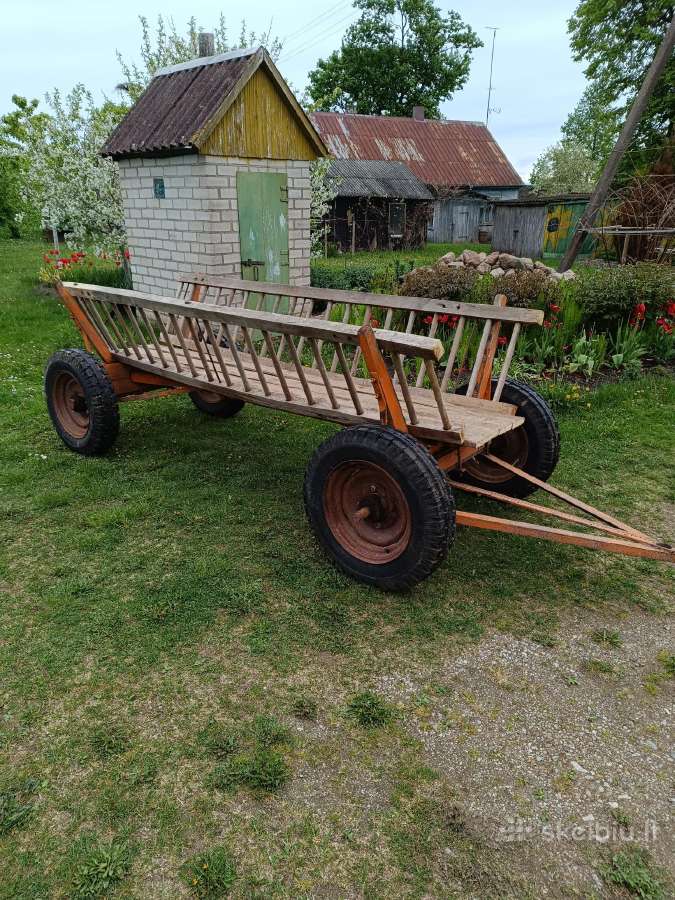 Vežimas keturių ratų.