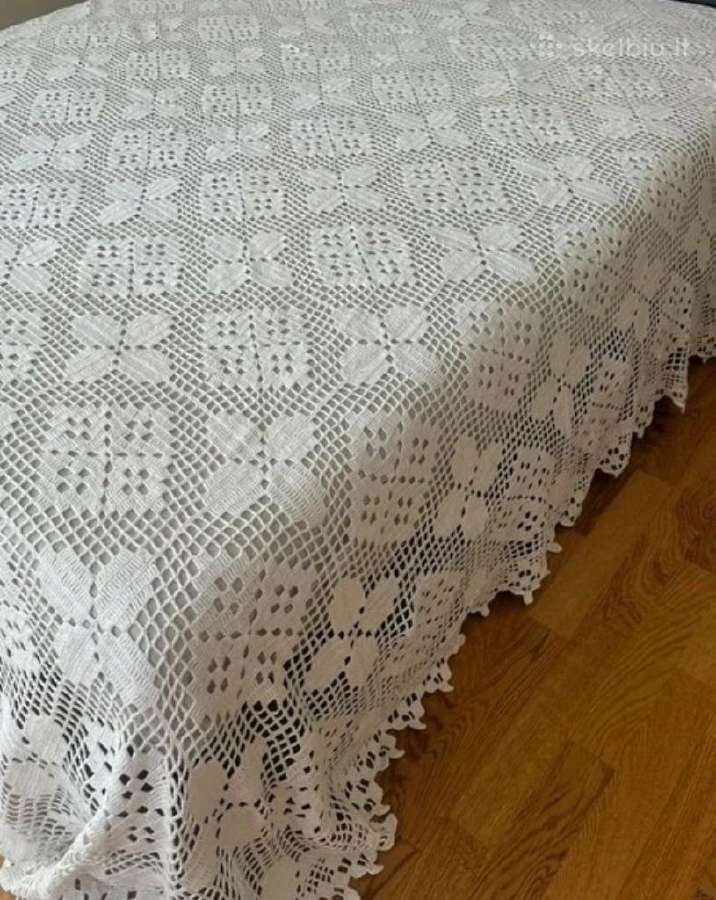 Didelis lovos užtiesalas