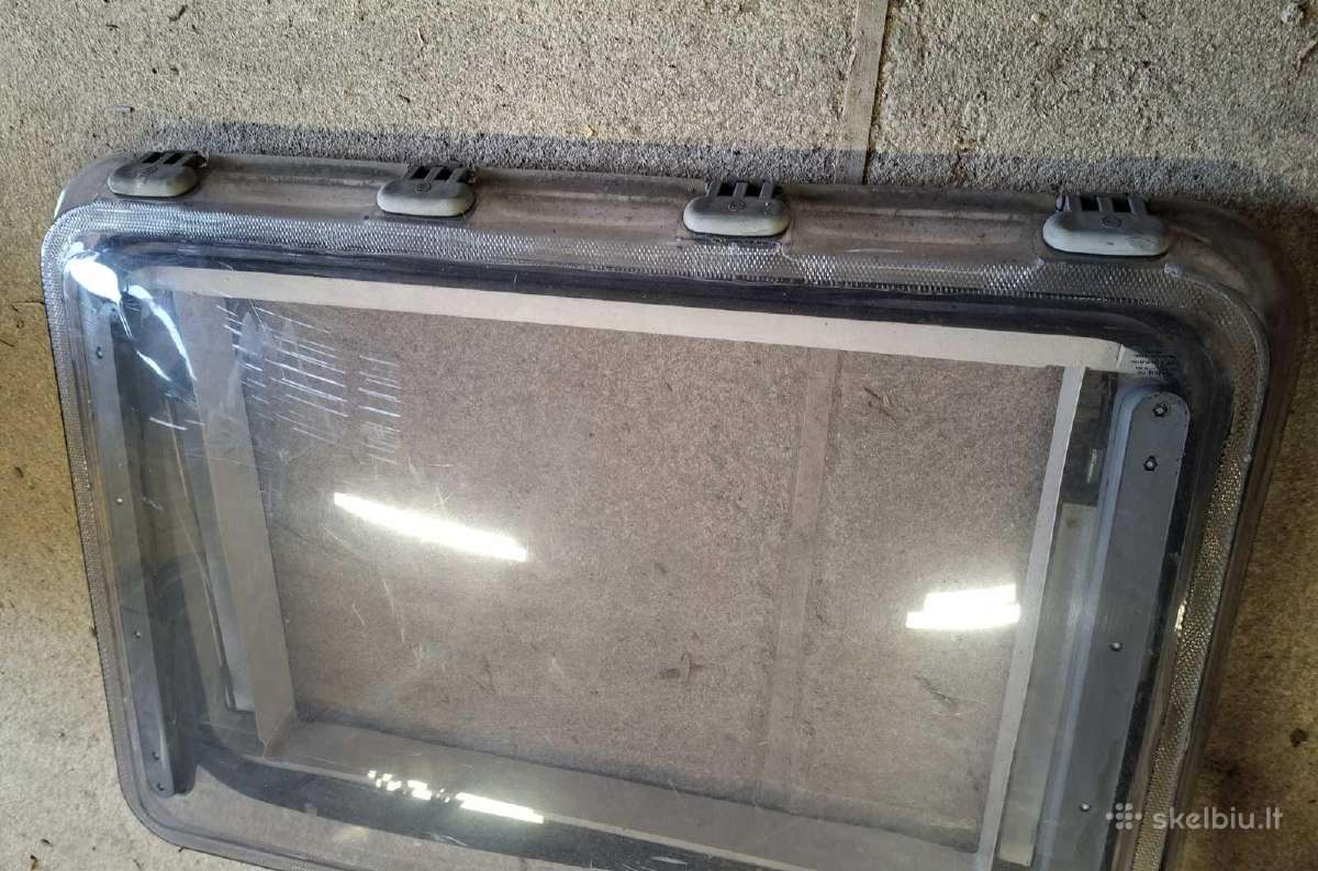Prikabinamo namelio stogo liukas
