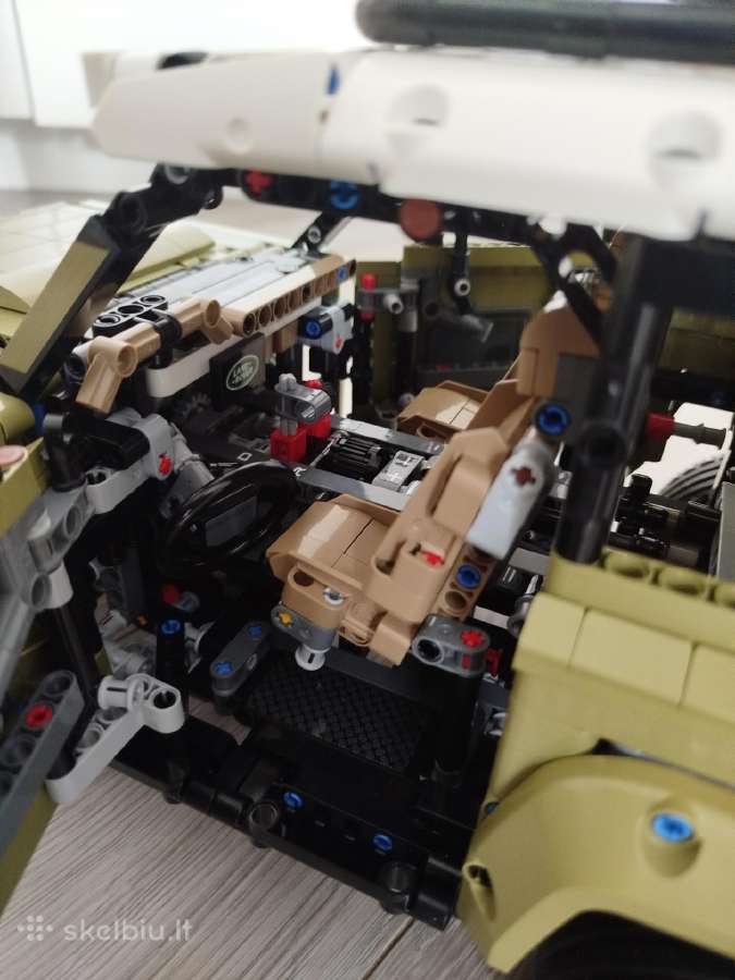 Lego Technic Land Rover 42110 - nuotraukos Nr. 9