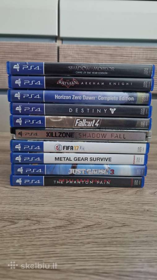 Parduodami ps4 žaidimai.