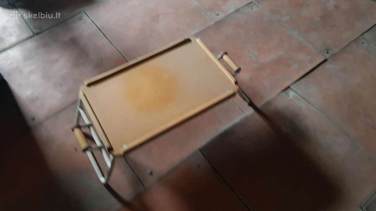 Staliukas i lova ar siaip kazkur