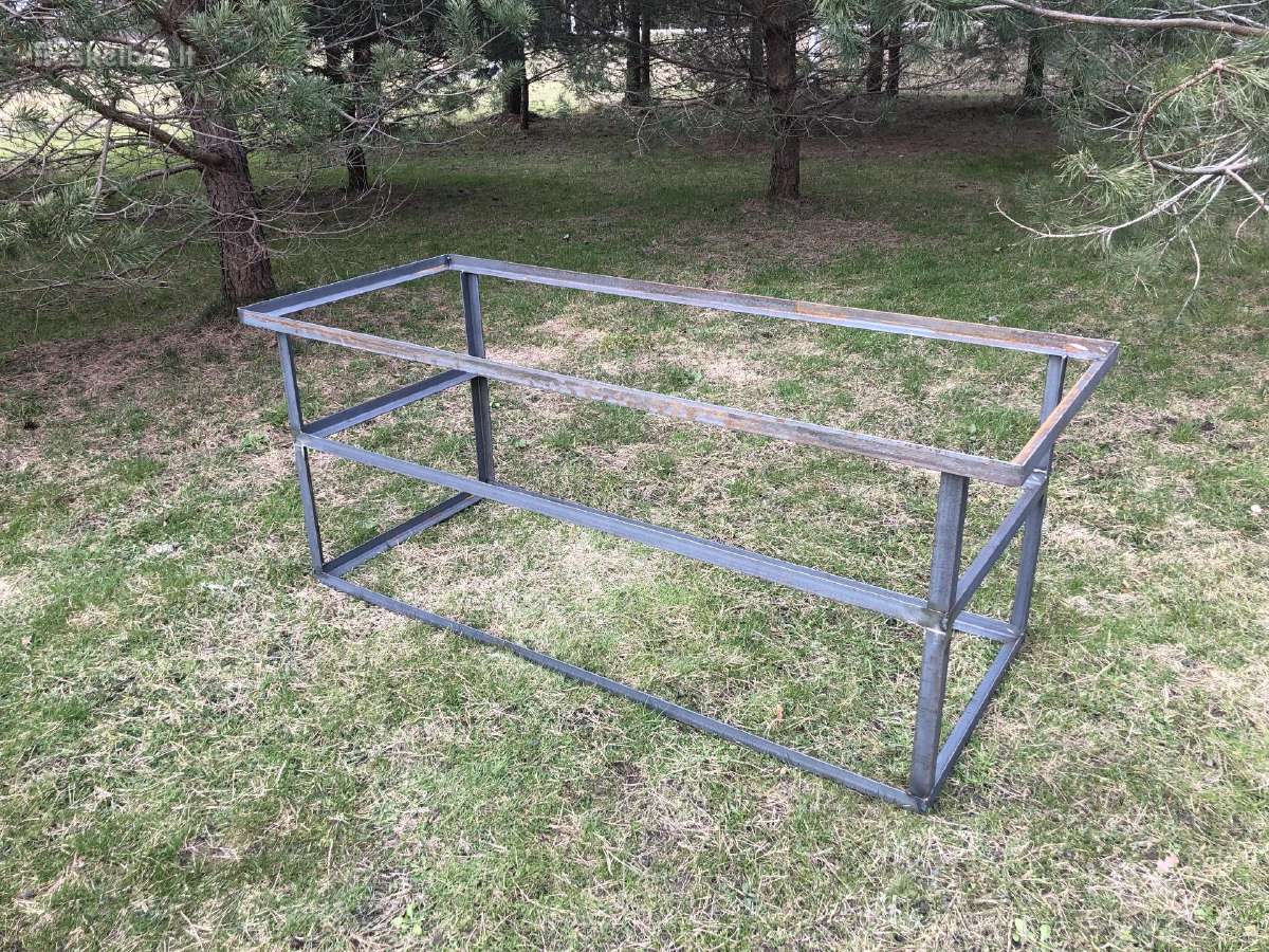 Lauko stalo metalinis rėmas