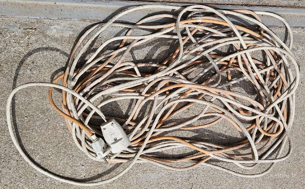 Elektros prailgintuvas ilgis 20m.