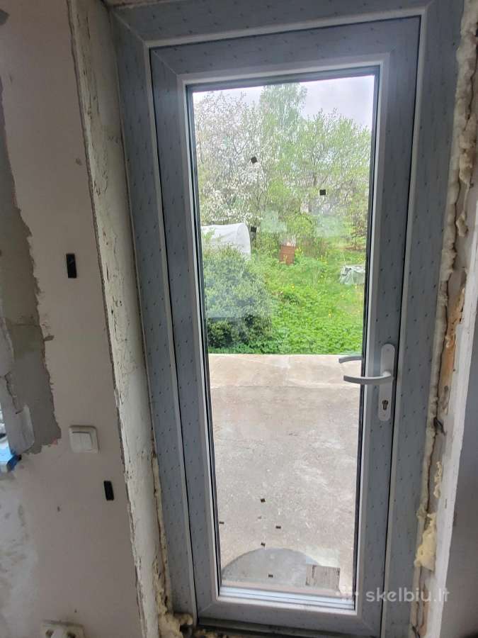 Durų matmenys 2,07-87 Trijų sriklų. Geros būk 480€