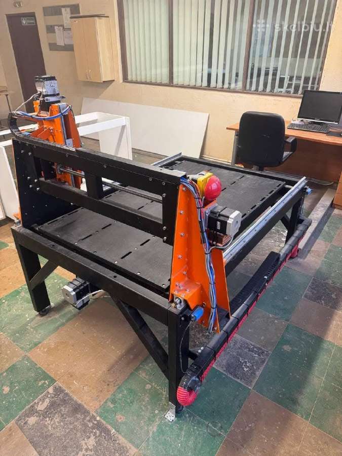 CNC Staklės