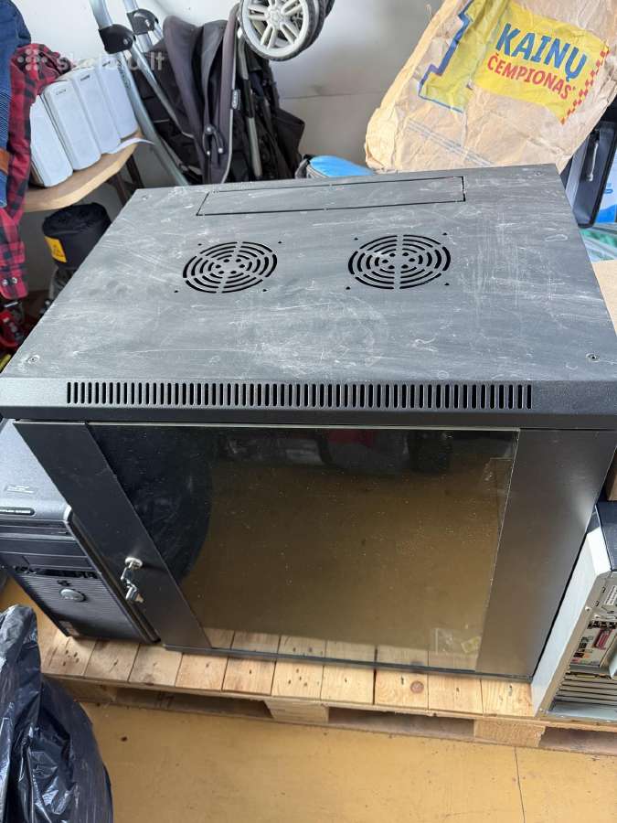 60x45x64 serverinė spinta su stiklu