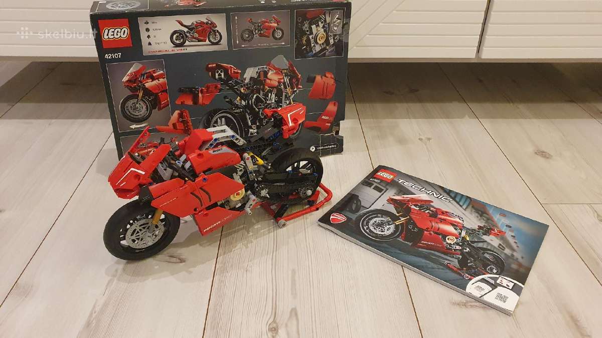 Lego Technic Ducati Panigale V4 R 42107