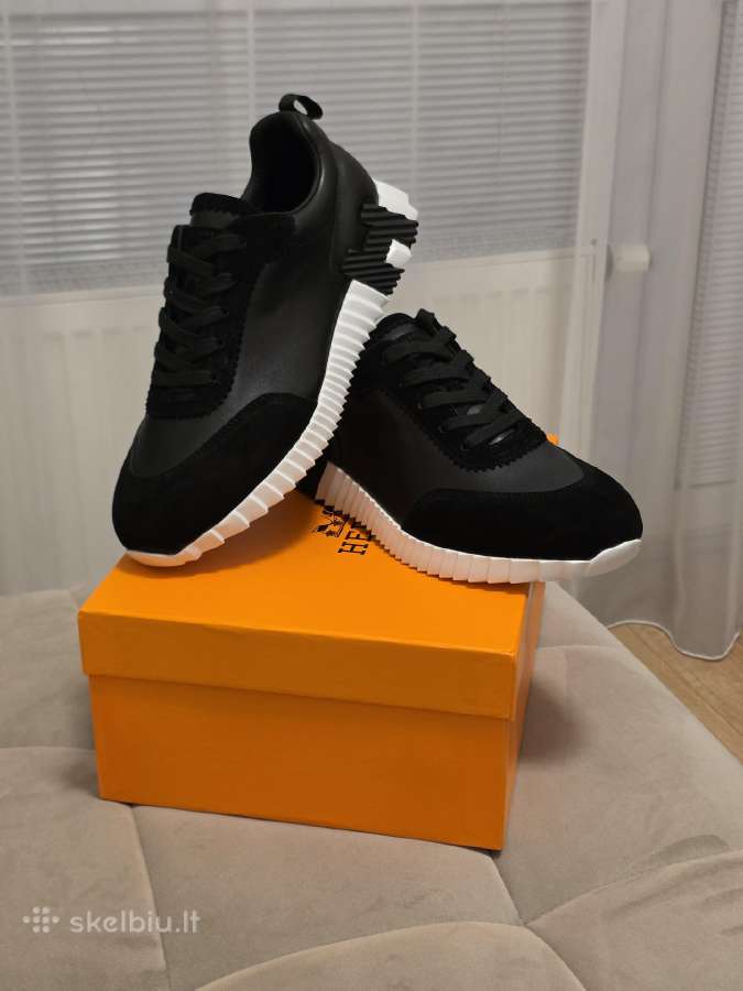 Hermes bouncing