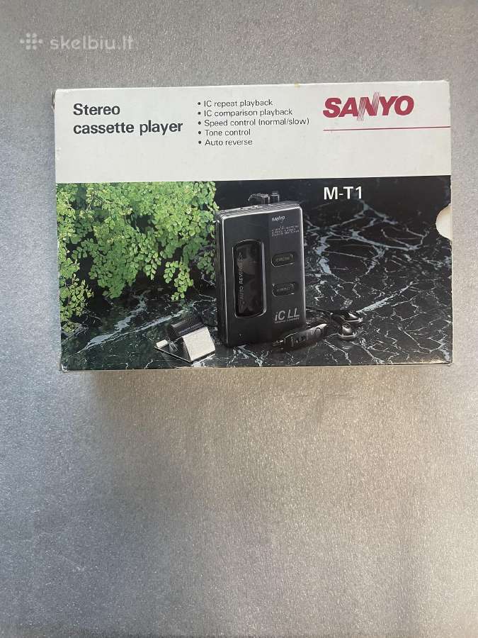 Sanyo Walkmanai ir Sharp Mini Disku Grotuvas