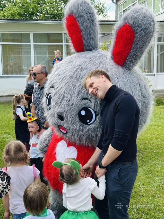 Šokanti Meška ar Zuikis, rudos Meškos sveikinimas - nuotraukos Nr. 4