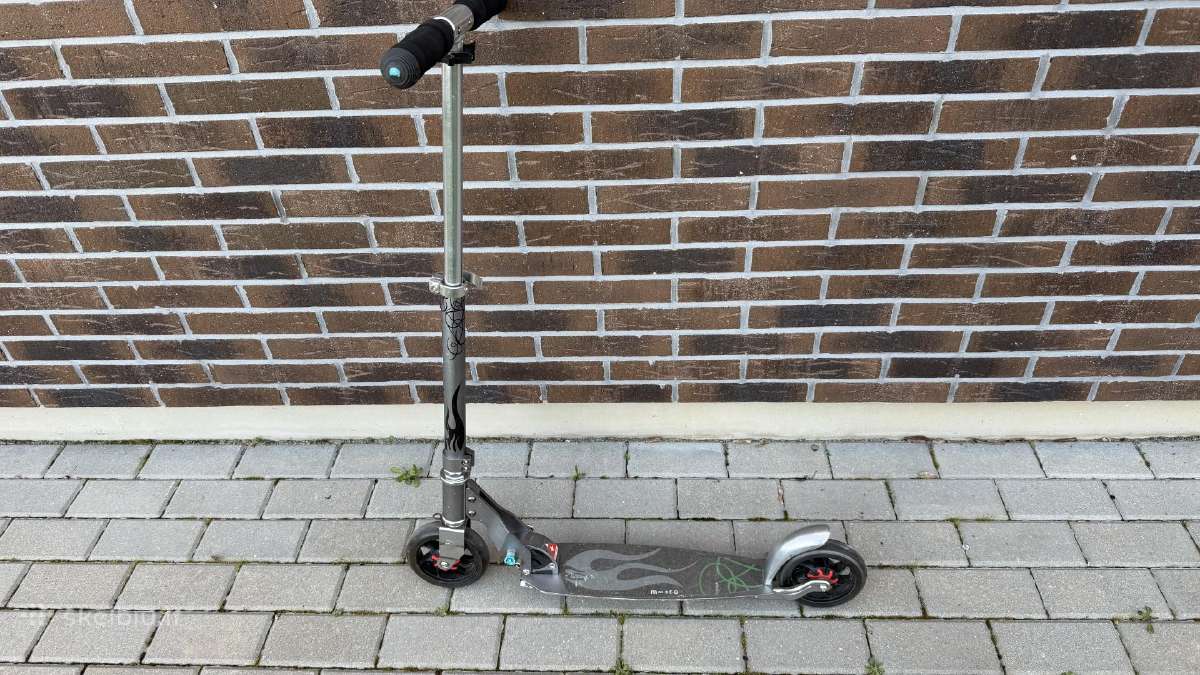 Micro paspirtukas, tinka ir vaikui ir suagusiam.