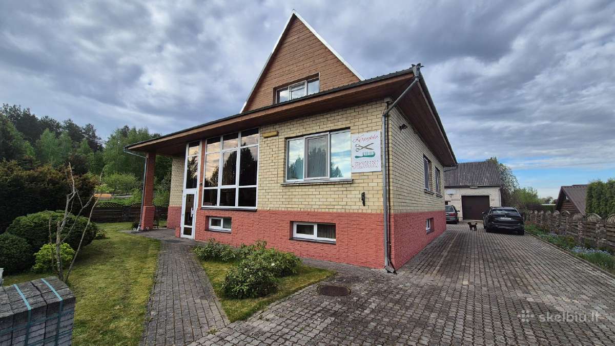 Erdvus gyvenamasis namas su verslo galimybėmis