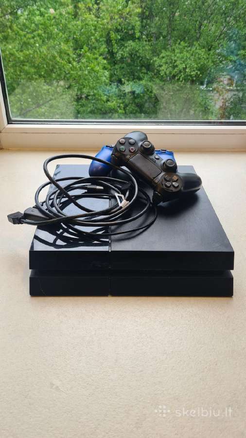 Parduodu Playstation 4 Fat Cuh-1004a