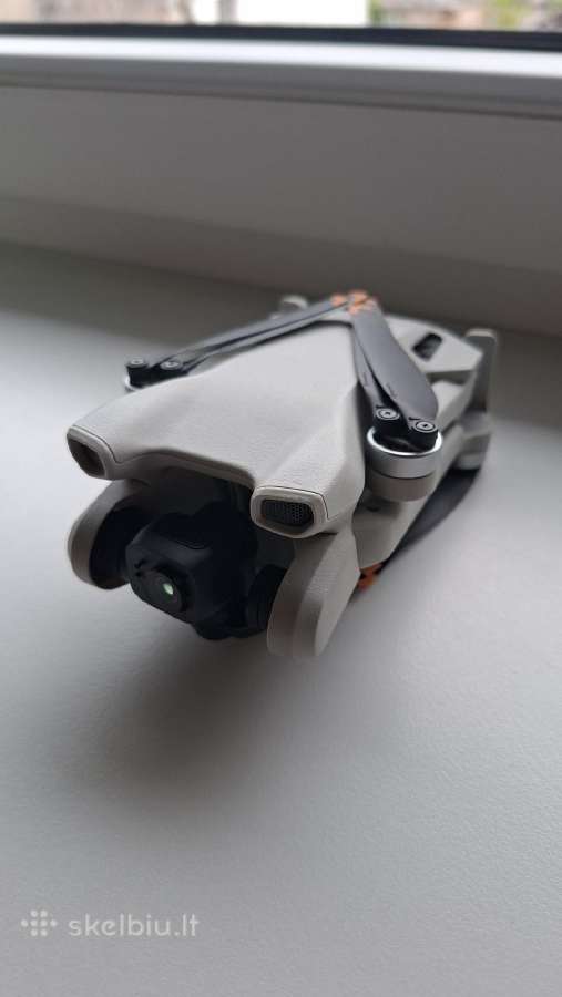 Dji mini 3 + trys baterijos ir pultas