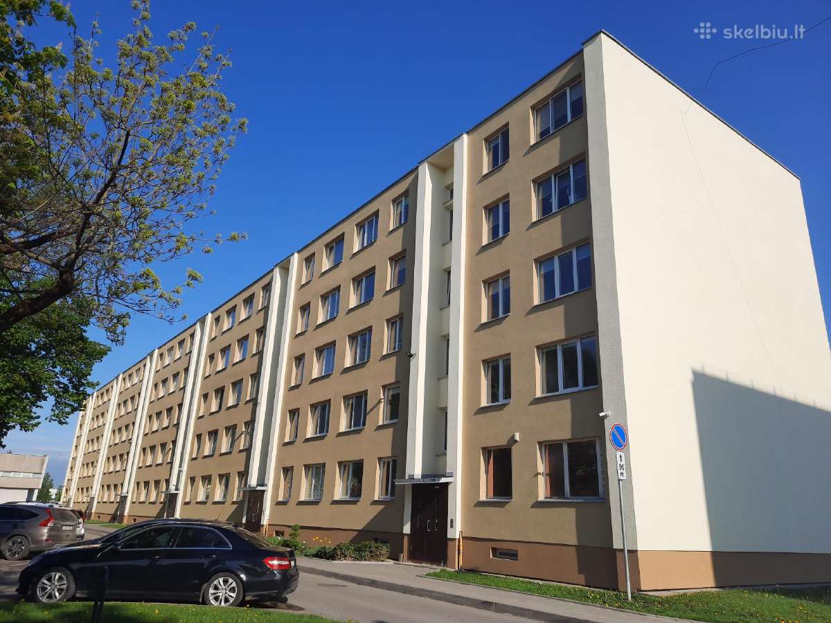 Parduodamas 3-jų k. butas renovuotame name Beržų g