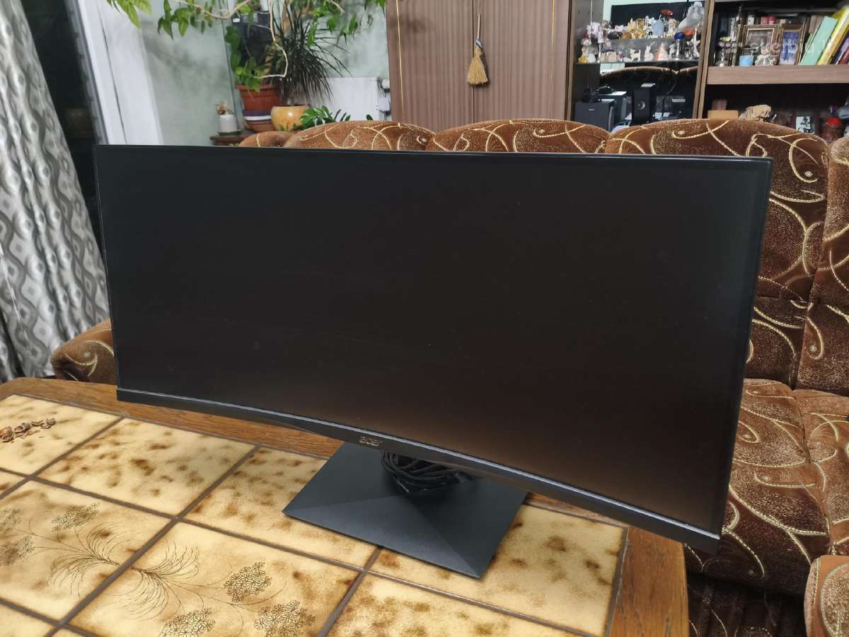 Labai mažai naudotas monitorius Acer Cz340ck