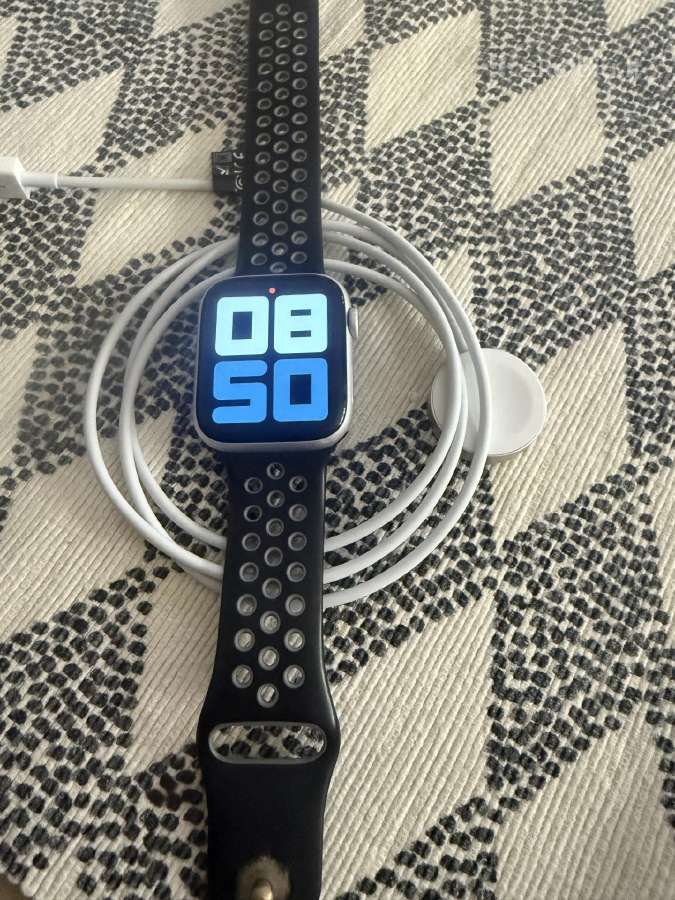 Apple Watch Series 5 44 mm. Nerūdijančio plieno Gp