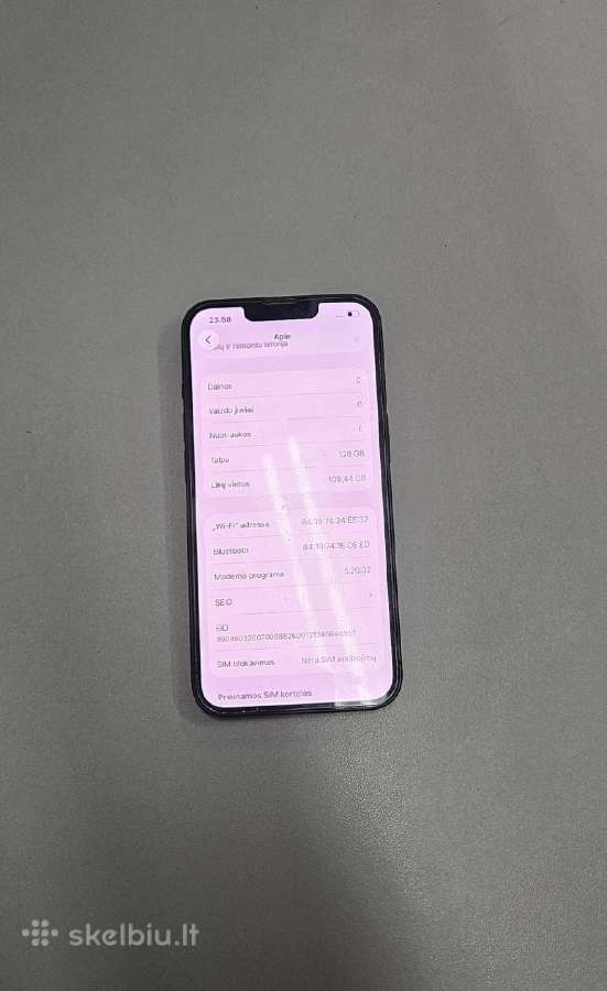 Apple iPhone 13