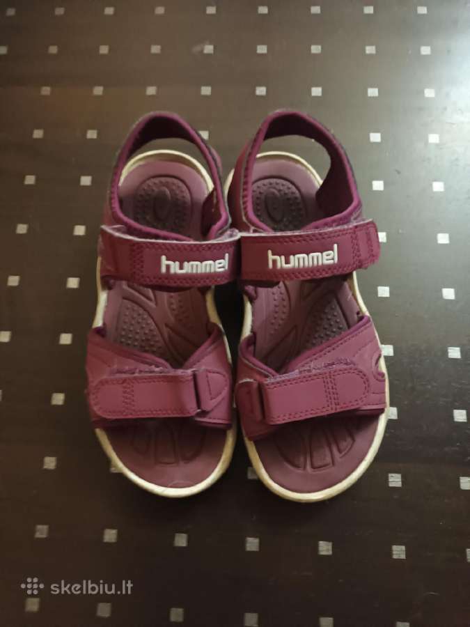 Sandalai Hummel, 32 d.