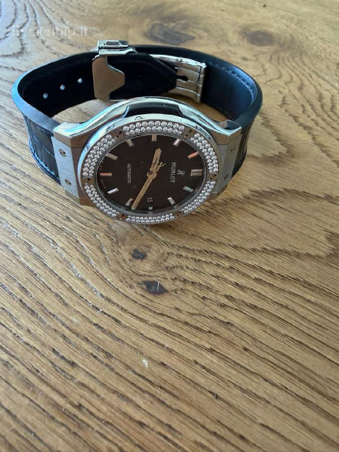 Hublot Classic Fusion Titanium Diamonds 38 mm 565