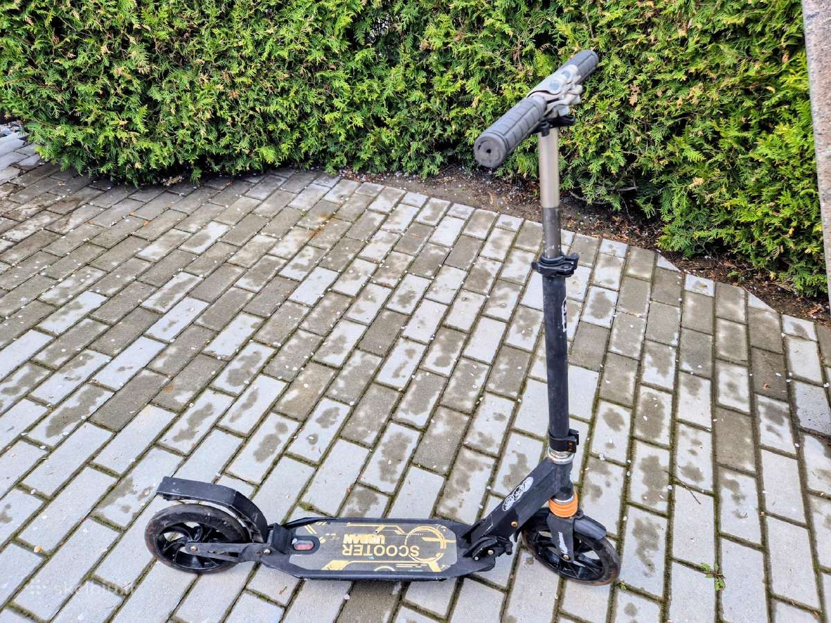 Parduodu 2 paspirtukus Scooter