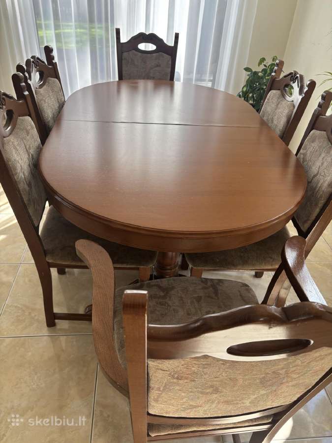 Stalas+6 kedes tik 120€.